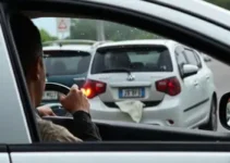 motorista capota carro