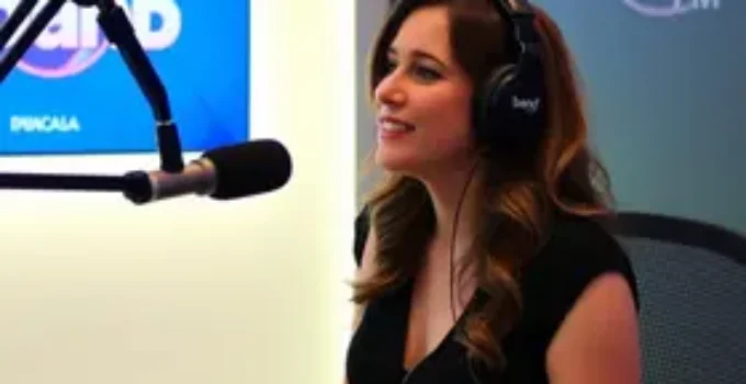 Ana Castela faz show em SP com transmissão na Band FM