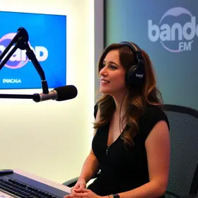 Ana Castela faz show em SP com transmissão na Band FM